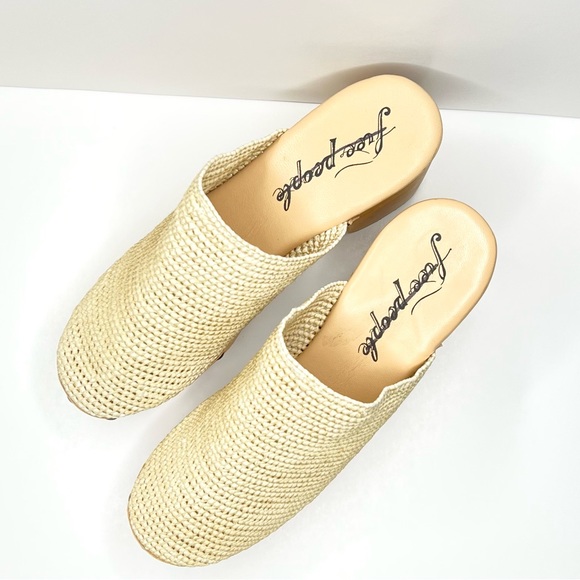 Free People Claudia Crochet Studded Leather Clogs Beige Size 39 - Picture 7 of 11